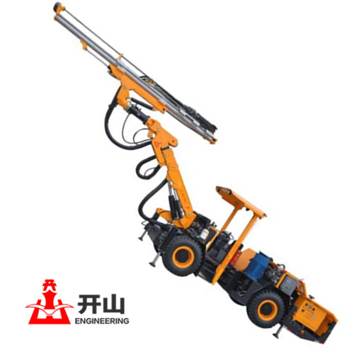 開(kai)山全液壓(yā)鑽機在海(hai)南石碌鐵(tie)礦